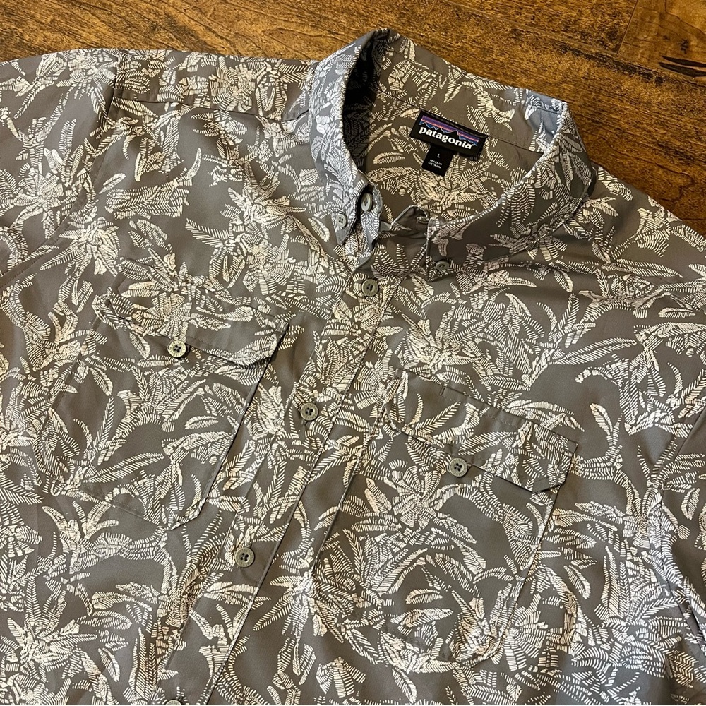 PATAGONIA Men’s Self-Guided Hike Button Down Shirt Garden Hawaiian Sz Large EUC - Picture 2 of 5
